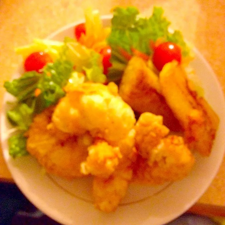 Snapdishの料理写真:Beer battered Lobster with freshly toss salad and fried Plaintain|Tesha Rolleさん