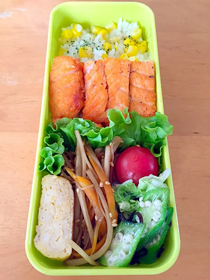 トウモロコシご飯とサーモンソテー弁当(*^^*)|sachiさん