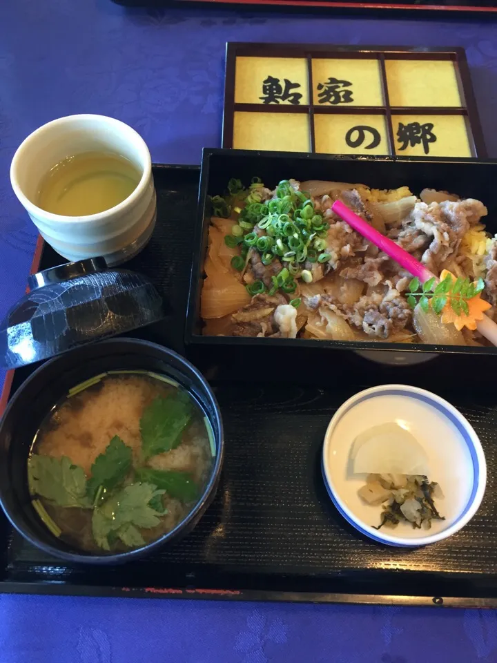 近江牛はいから弁当|しんさん