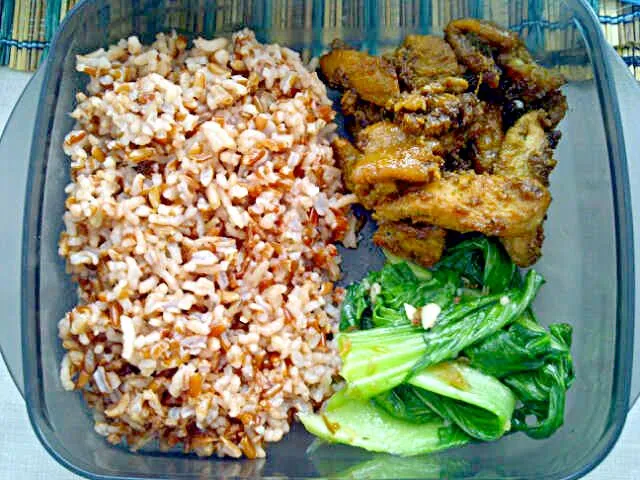 Nasi merah, Ayam gongso|debrina eunikeさん