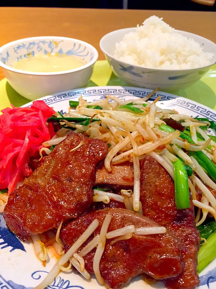 ニラレバ炒め定食（北京餃子）|ま〜てぃんさん