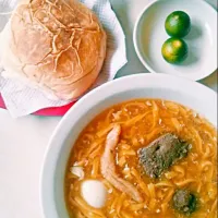 Snapdishの料理写真:lomi and burger|paullette topeさん