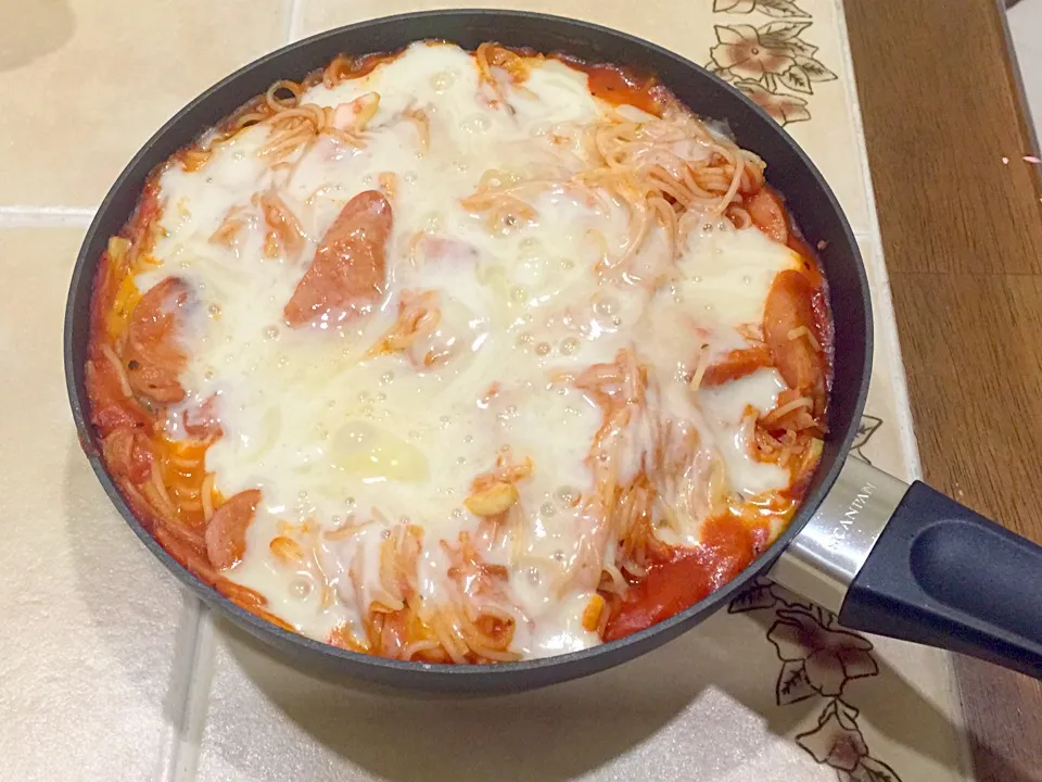 Pasta with cheese on top|Delphiaさん