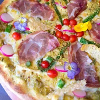 Snapdishの料理写真:Pizza la tentation|Kim Saintpoさん