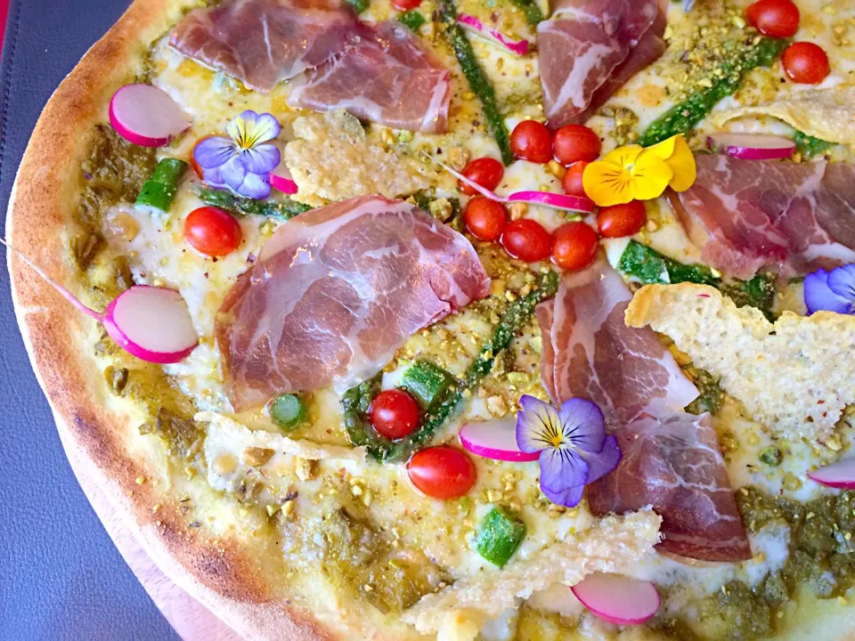 Snapdishの料理写真:Pizza la tentation|Kim Saintpoさん