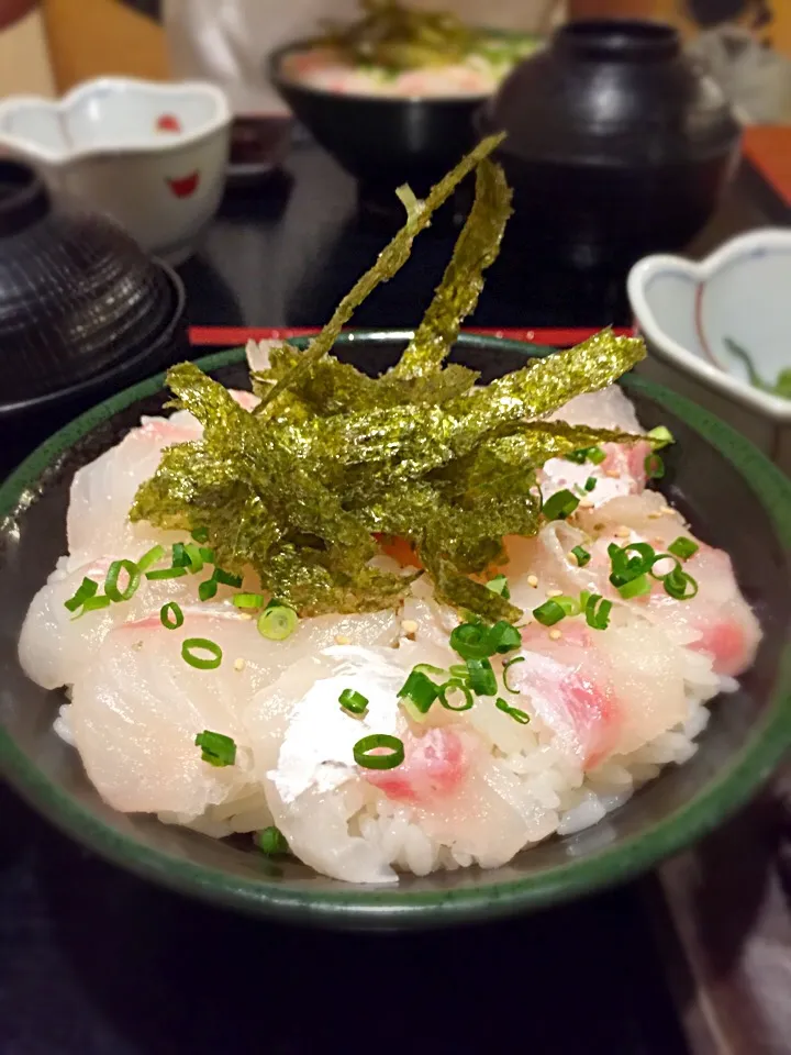 松山に来てます！念願の活き鯛めし꒰ ♡´∀`♡ ꒱|さくたえさん