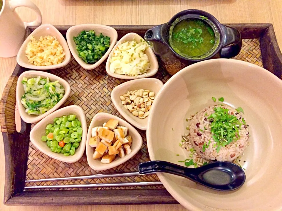 Snapdishの料理写真:🍵🍃Lei Cha🍃🍵 My all time favorite vegan meal✨|Berry Berriesさん