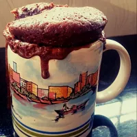 Cake in a cup of hot coco topped with chocolate sauce..getting innovative with the traditional cupcakes....
made by my dear friend Sasha.
#cocolover|Crissyさん