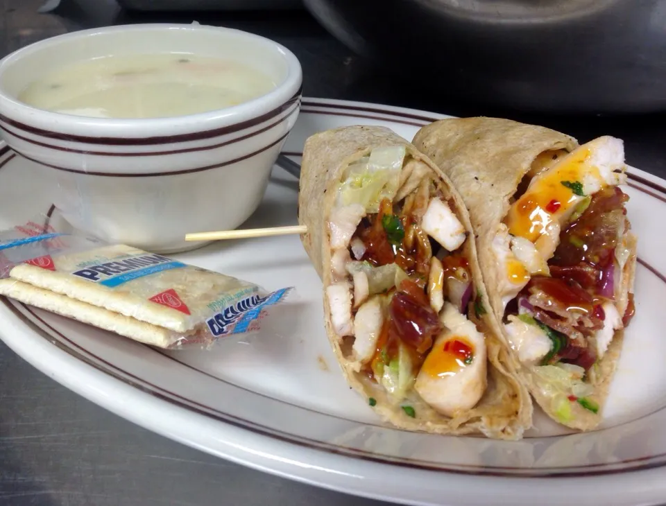 Soup and 1/2 Chicken,Bacon and Avocado Wrap|peggy waldonさん