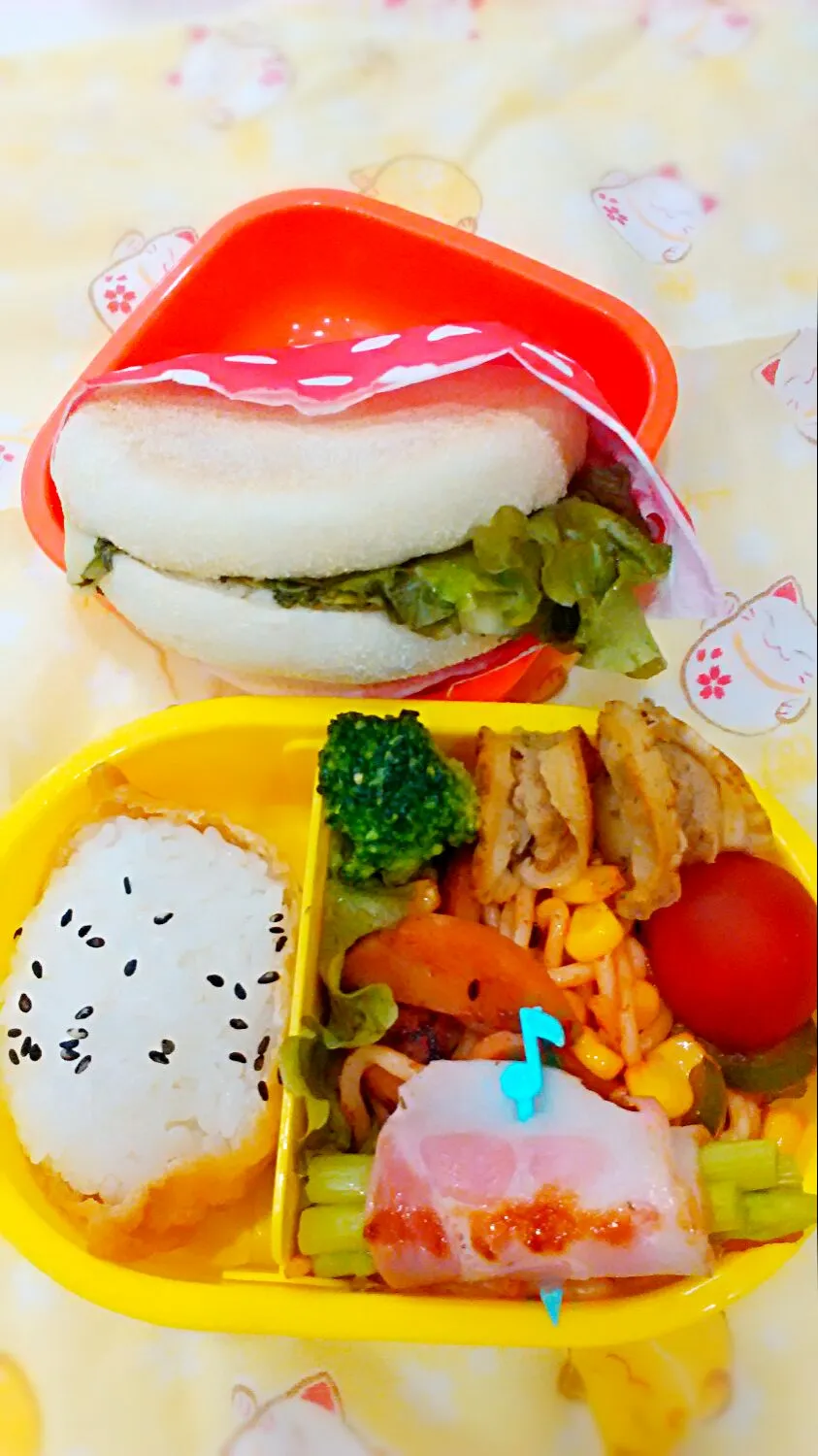 Snapdishの料理写真:9月11日の娘弁当♪ベーコンレタスバーガー弁当＊|ノリティアさん