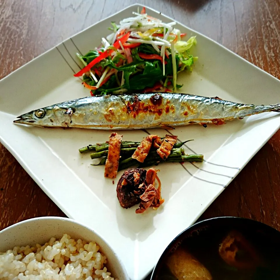 焼き魚定食【秋刀魚】|プチテンよすさん