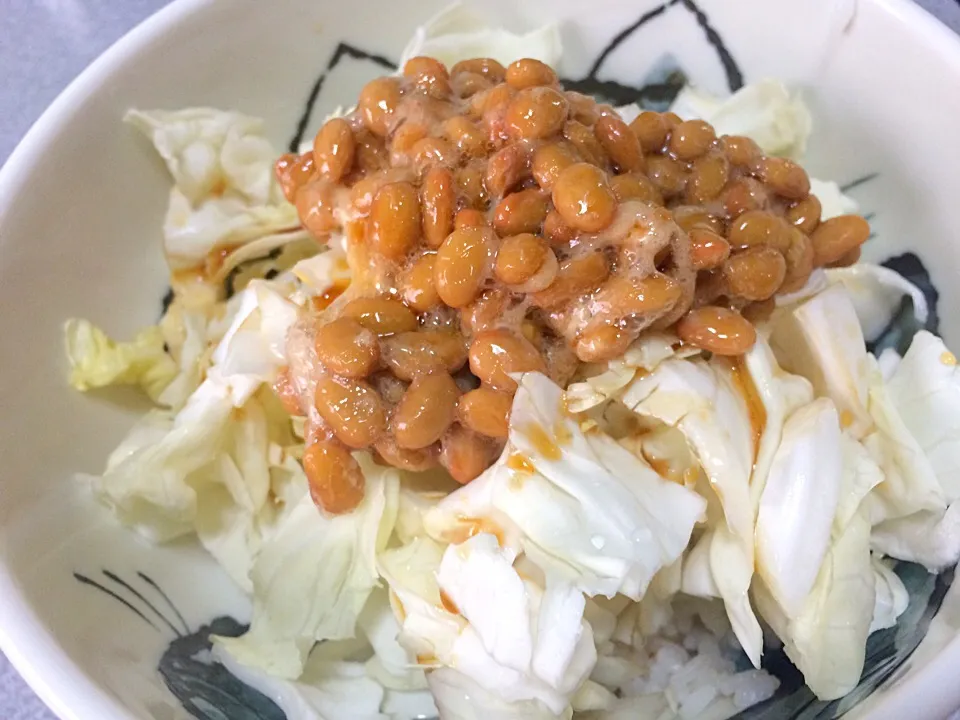 ザク切りキャベツ納豆丼を自家製カボスドレッシングで|gekoさん