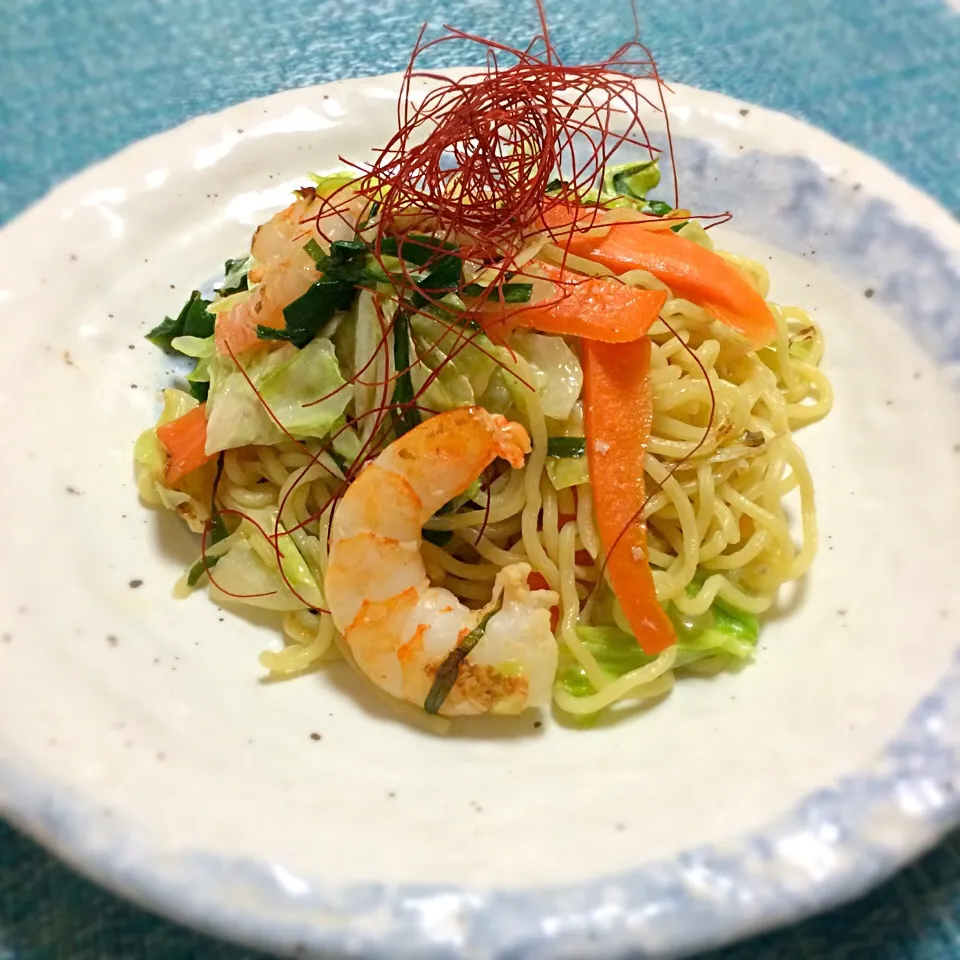 リピ💕ランチに山本真希さんの料理 「塩麹海老焼きそば」メインの夕食|まぁちゃんさん