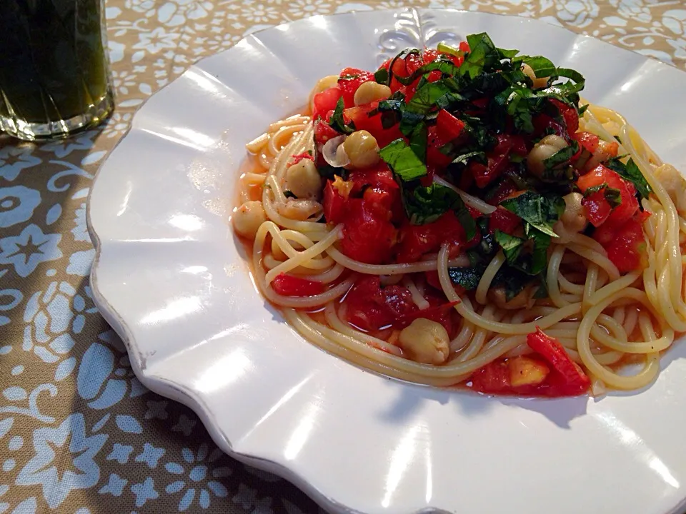 ヒヨコ豆入り tomatoとbasil ☆☆☆  ケッカソース Pasta ♪♪♪|kazさん