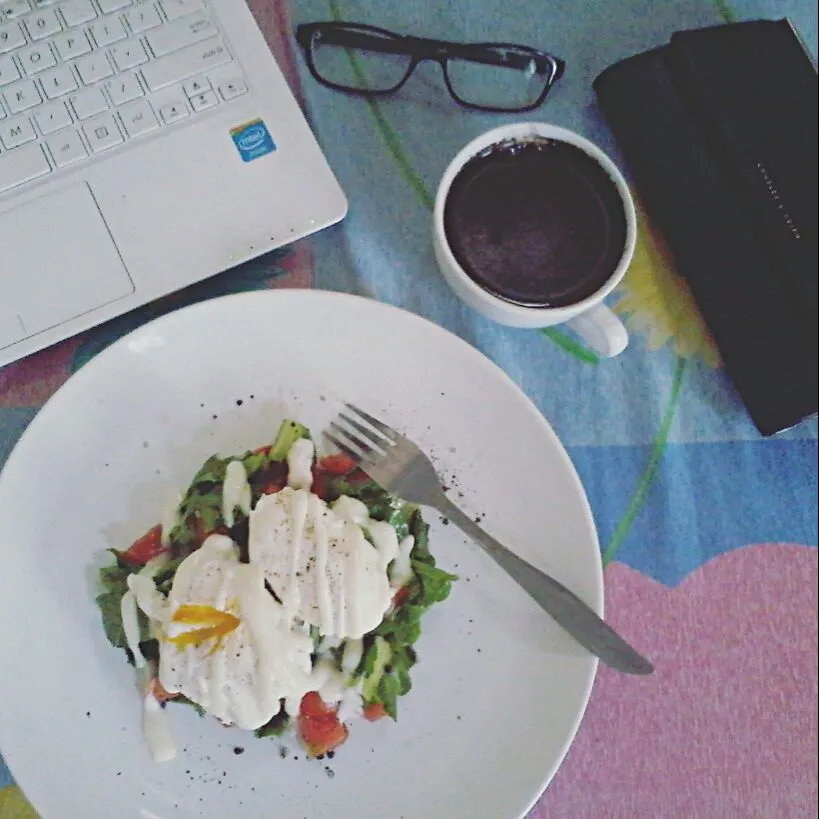 simple salad with poached egg|Anisa Suci Bulan Sariさん