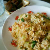 蒟蒻のピリ辛煮
にんにく醤油のチャーハン|こばさん