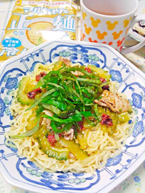 Snapdishの料理写真:豚バラ肉とゴーヤの梅ダレ冷やし中華☆マルちゃん正麺|うたかた。さん