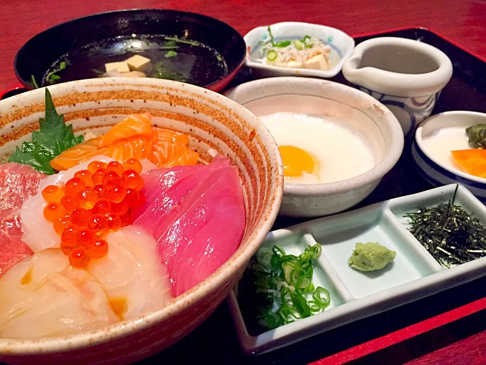 瀬戸内海の海鮮丼〜〜´◡`💗|さくたえさん