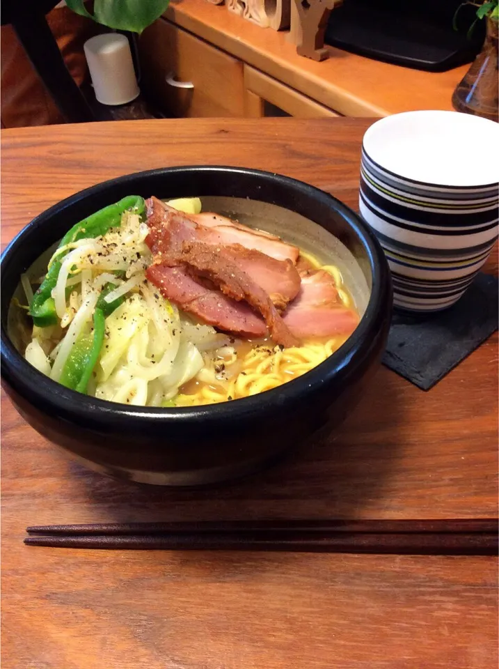 ラ王袋麺で野菜豚骨醤油ラーメン 2015.9.12|キラ姫さん