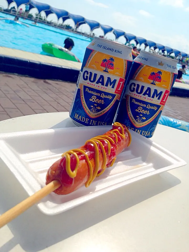 Snapdishの料理写真:大磯ロングビーチでグアムビールとフランクフルト🍻✨今年最後のプールかなぁ👙🌴晴れて気持ちよかった〜😆|アイさん