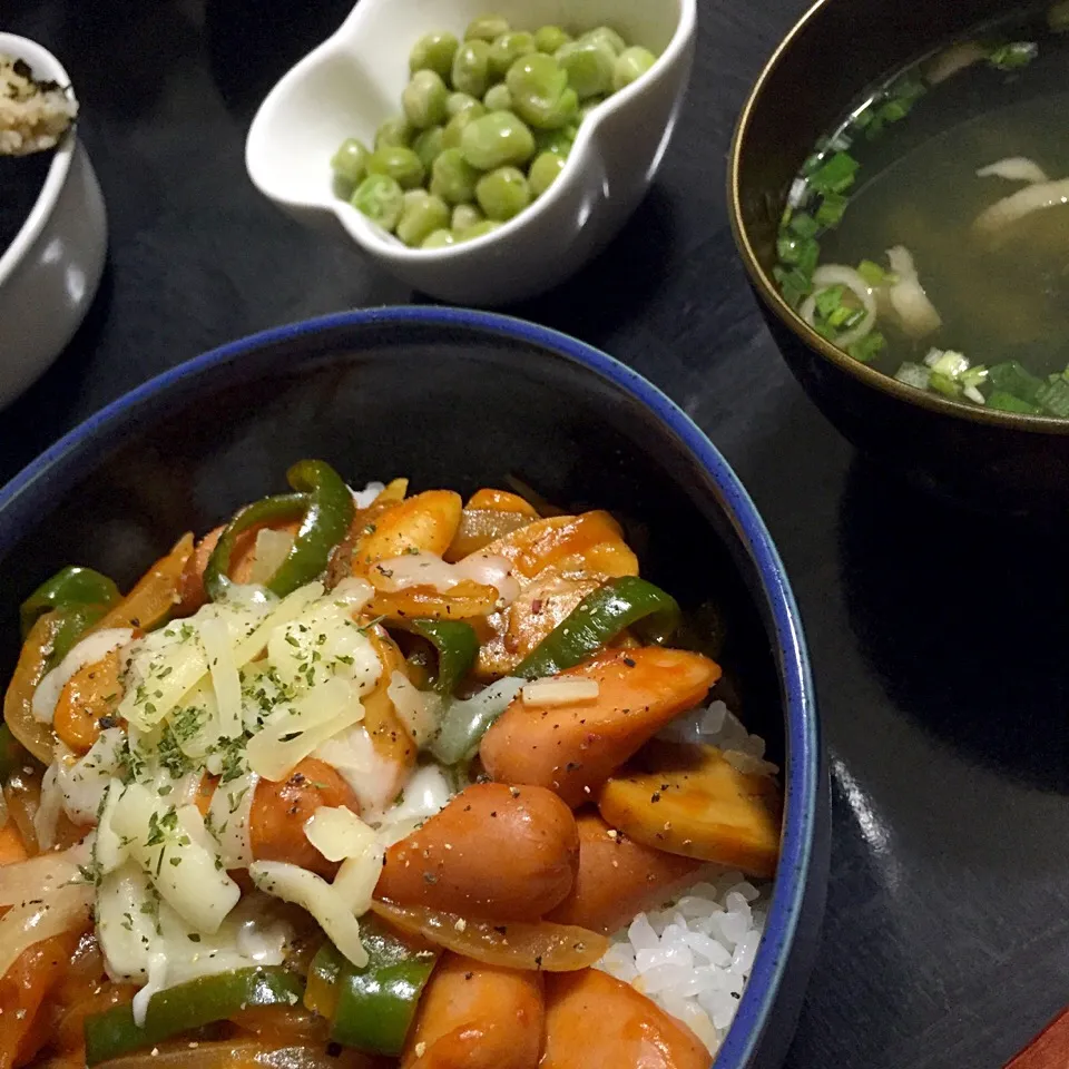 今日の晩ご飯は、ナポリタン丼、塩いんげん豆、味噌汁。|ゆえさん