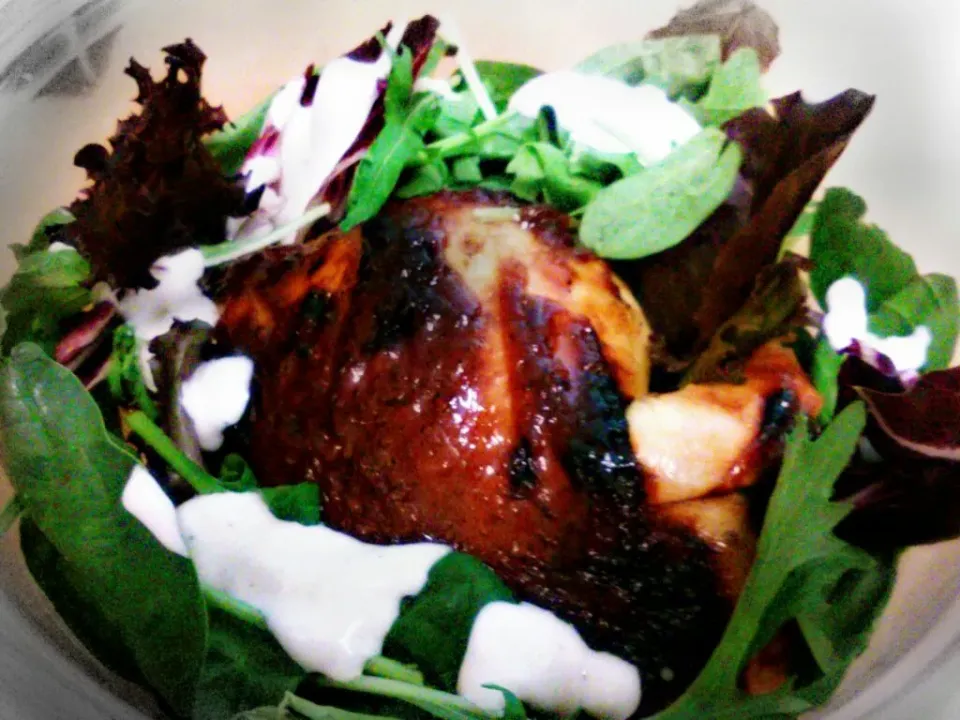 Broiled Chicken quarter on top of spinach salad|Benjamin Rimorin Jr.さん