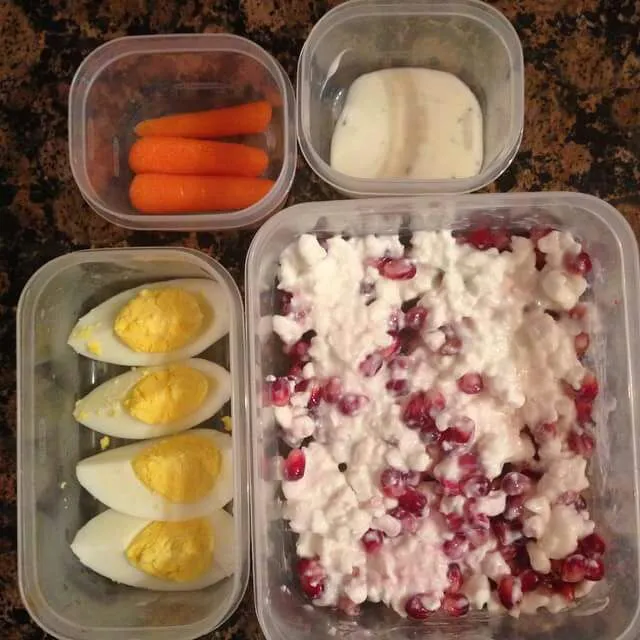 cottage cheese with pomegranate arils, carrots, eggs|CHUENCHAIさん