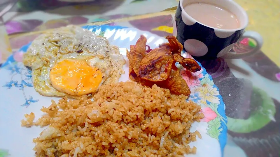 Snapdishの料理写真:Daing na Pusit with Bagoong Rice and Egg|Rinielさん