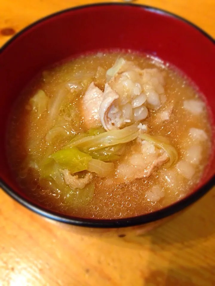 トロトロキャベツとシマチョウの味噌汁|リンゴロ@料理勉強中さん