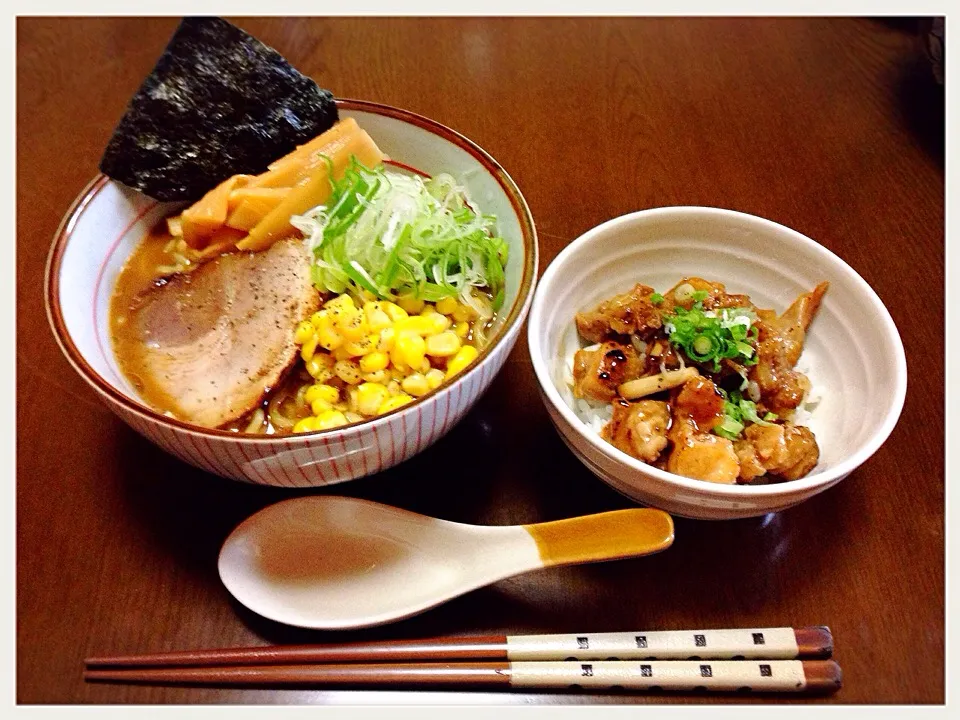 とんこつラーメン
焼き鳥小丼ぶりセット♡|kikuさん