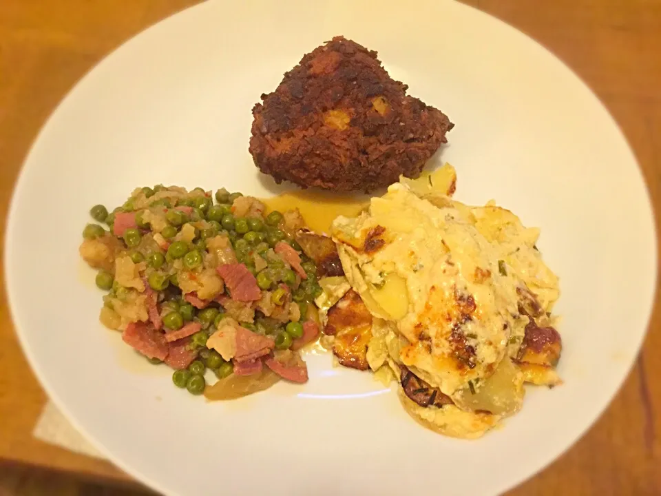 Dinner is served! Apple cider brined paprika fried chicken, gratin dauphinois (the best I've ever made :)), peas and cauliflower with country ham|West Coast Southernerさん