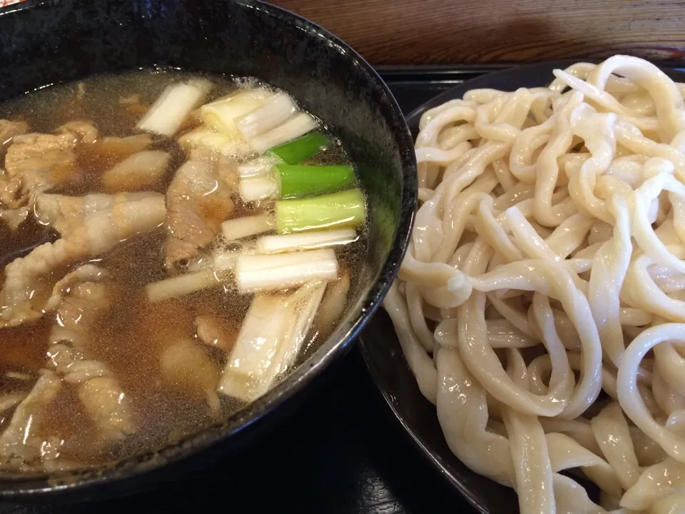 豚肉汁うどん 黒|中さん