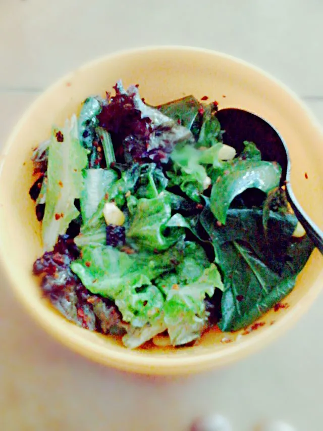 Snapdishの料理写真:a bowl of kitchen`s garden
#horenso #cherrytomatoes #sweetcorn #lettuce #broccoli #romaine #chilliflakes #oliveoil #braggacv #uraywildhoney #pepper #thisistoota|astry indah lestariさん