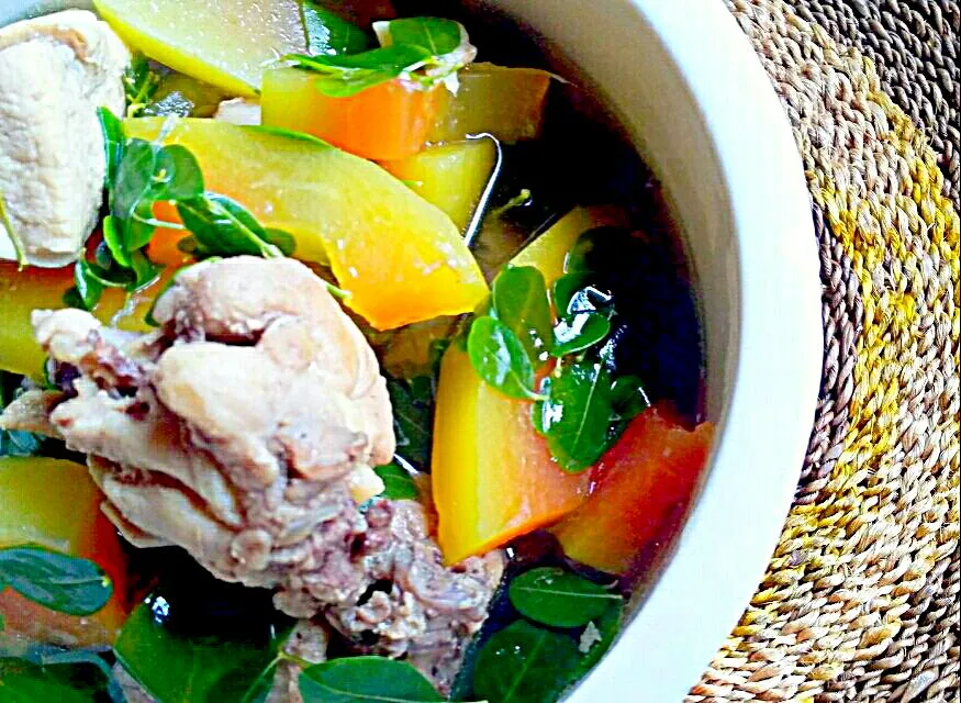 Filipino dish chicken tinola. Basically chicken soup with papaya. For this dish I added some malunggay.|Azrinohさん