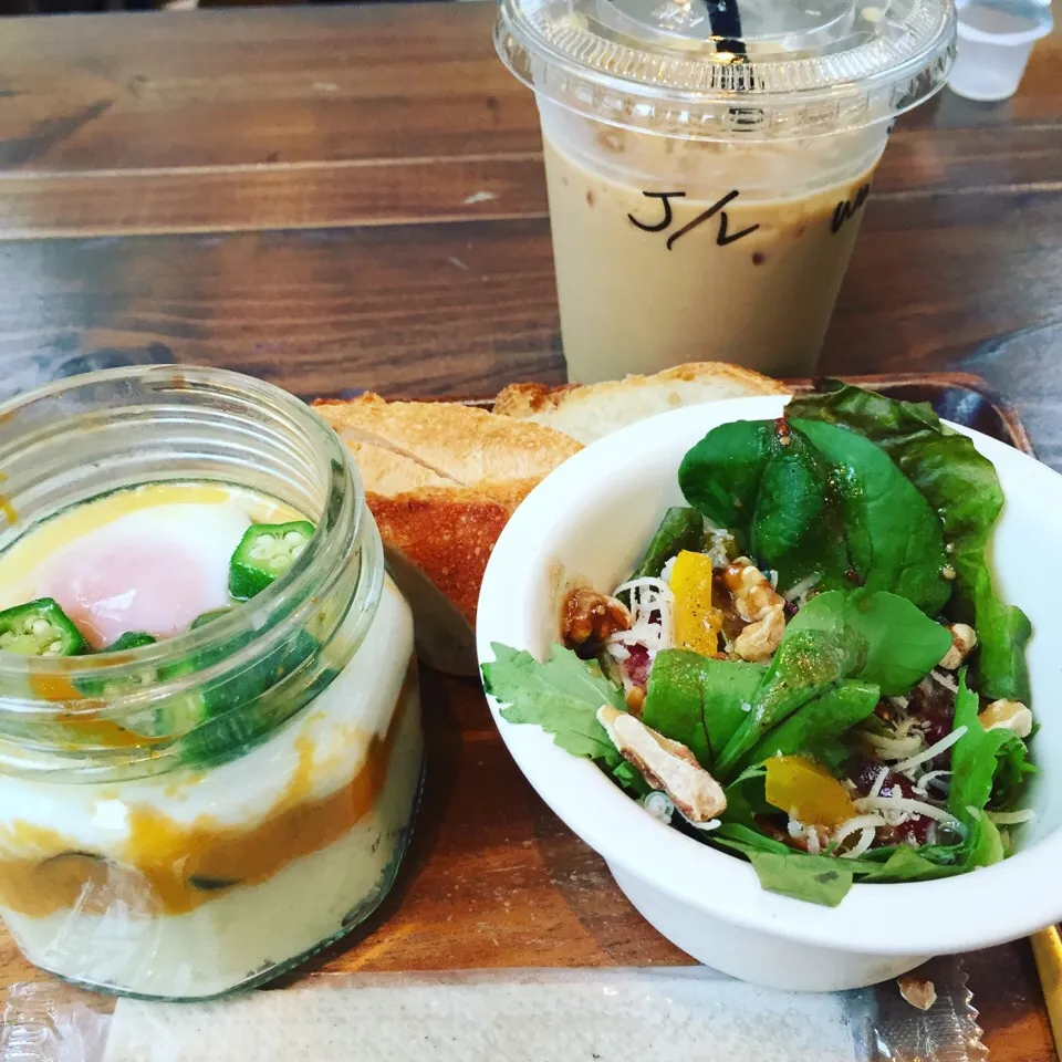 okra vegetable eggslut, salad & a bucket|Reiko Araiさん