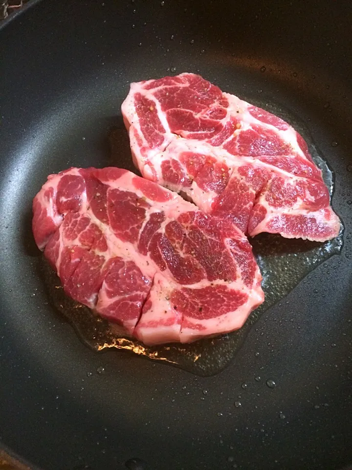 Canadian pork steaks tonight|Nigelさん