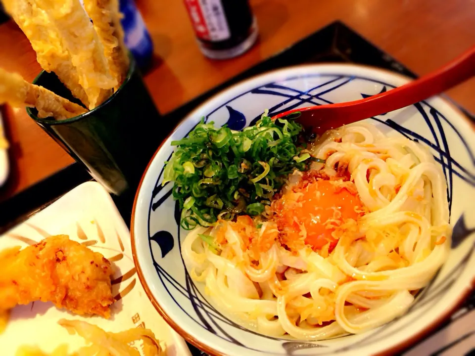 Snapdishの料理写真:釜玉うどん×ごぼ天×とり天|Ａｋａｒｉ♡さん