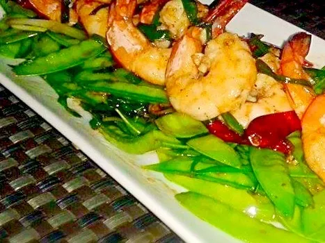 Spicy Stir Fried Prawns with Snow Peas..|JM de Guzmanさん