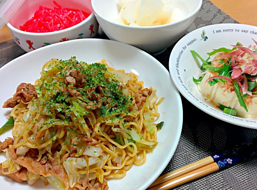 焼きそば、冷奴、梨|ねむねこさん