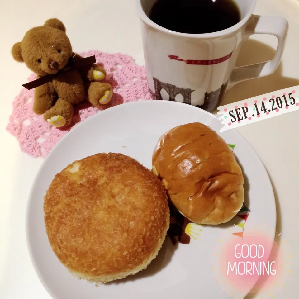 My  morning❤︎カレーパン&マーガリン入りレーズンロール(*´︶`*)|Makinsさん