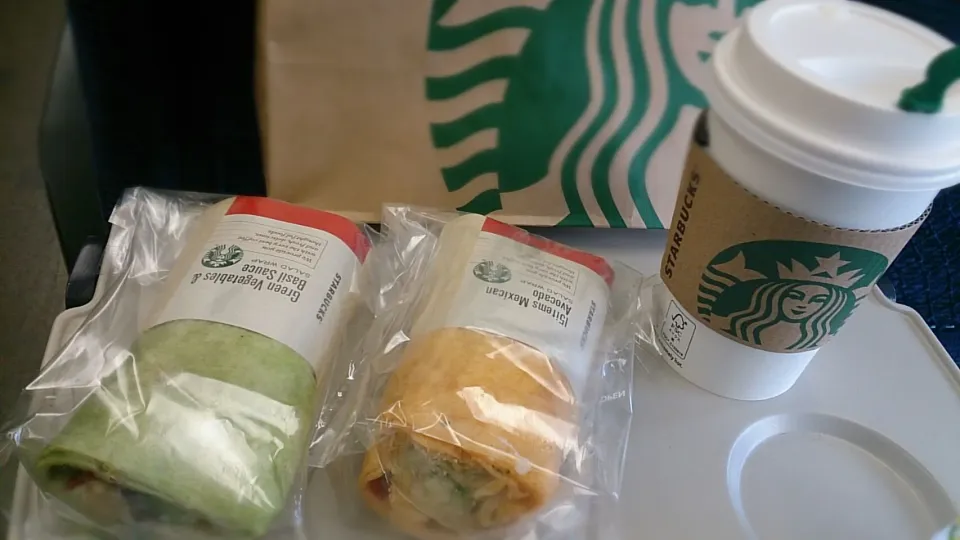 Green Vegetable & Basil Sauce / 15 Items Mexican Avocado / English Breakfast Tea Latte|ボンゴさん