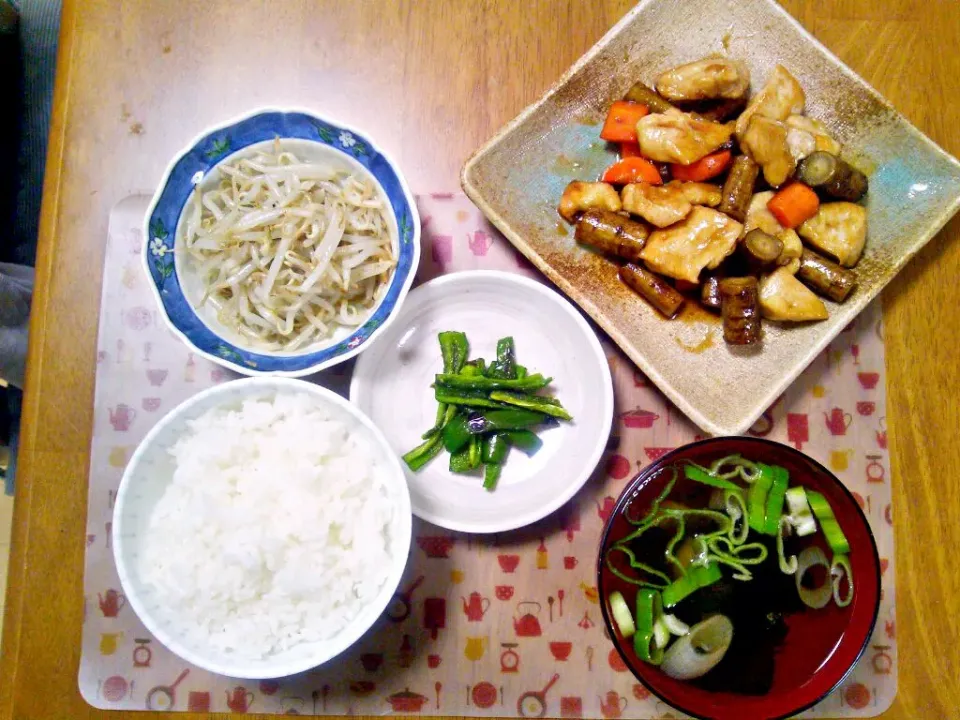 ９月３日 鶏ごぼう ピーマンの煮浸し もやしのナムル わかめとネギのお吸い物|いもこ。さん