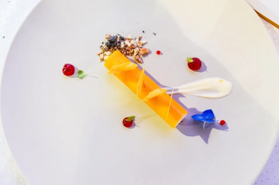 Chef Louis James Stevenson# canton tower# lutece french fine dining# passion fruit jelly and mascarpone|chef louisさん