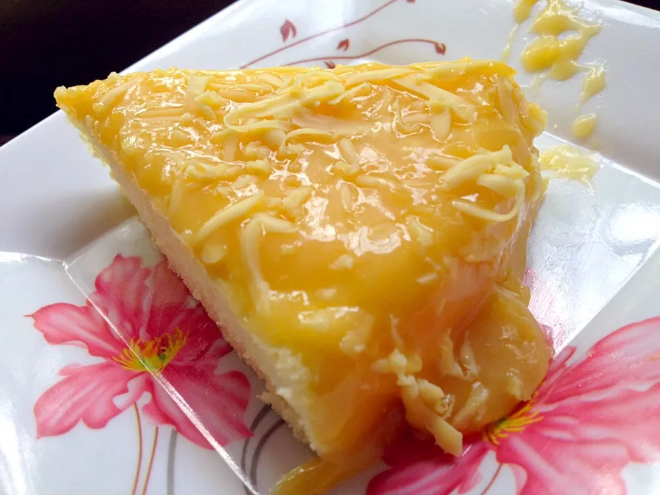 Slice of yema cake|Maricar Marcos Corpuzさん