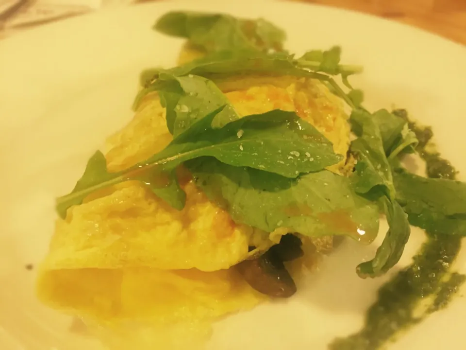 Omelette with mushrooms, cheese & rocket|Sergio Lacuevaさん