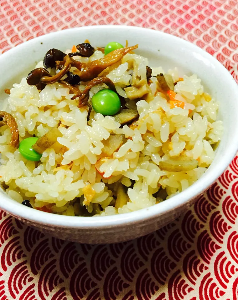 炊き込みご飯😊干し筍、干しシメジ(自家製)を入れました|keikoさん