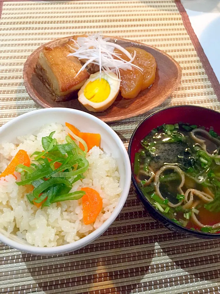 角煮。 
煮汁で炊き込みご飯。|am.mamさん