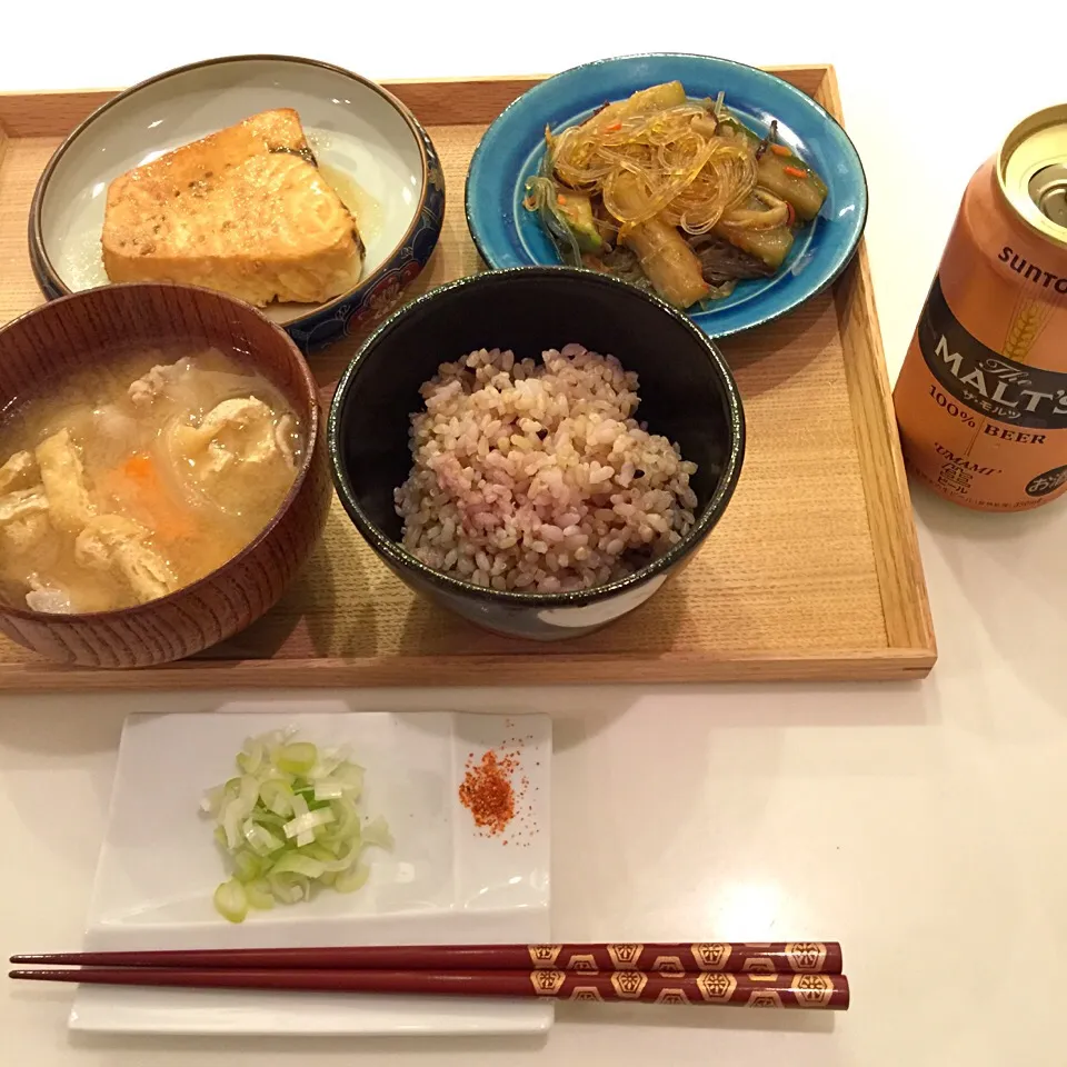 豚汁。雑穀米。カジキの照焼き。白なすの春雨炒め。|hongkiさん