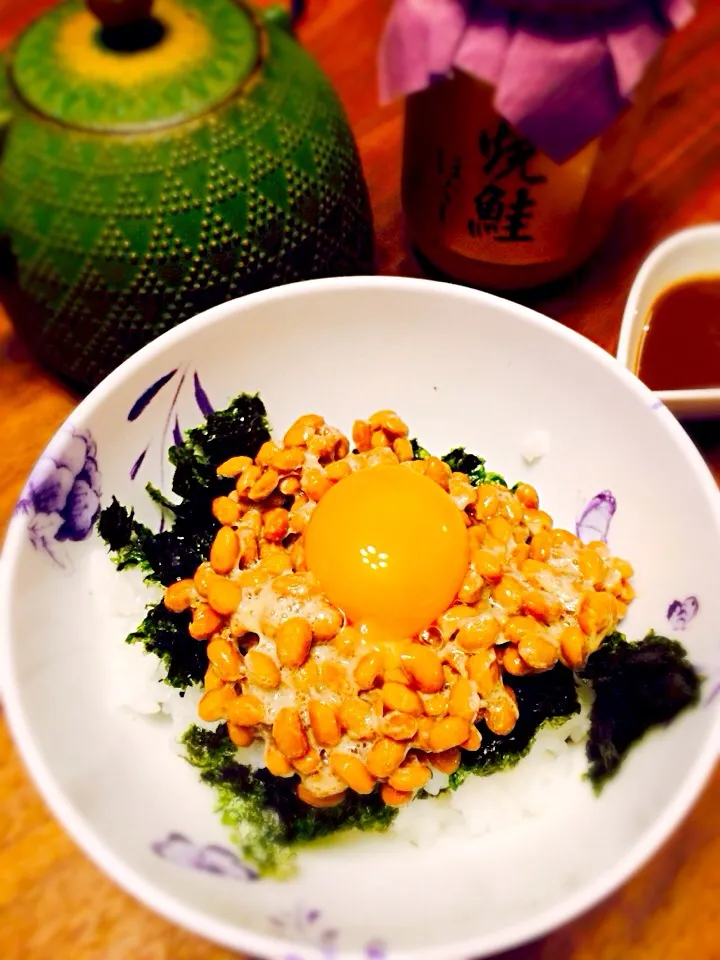 Snapdishの料理写真:海苔わさび丼with納豆〜最後に鮭茶漬け|Hiromingoさん