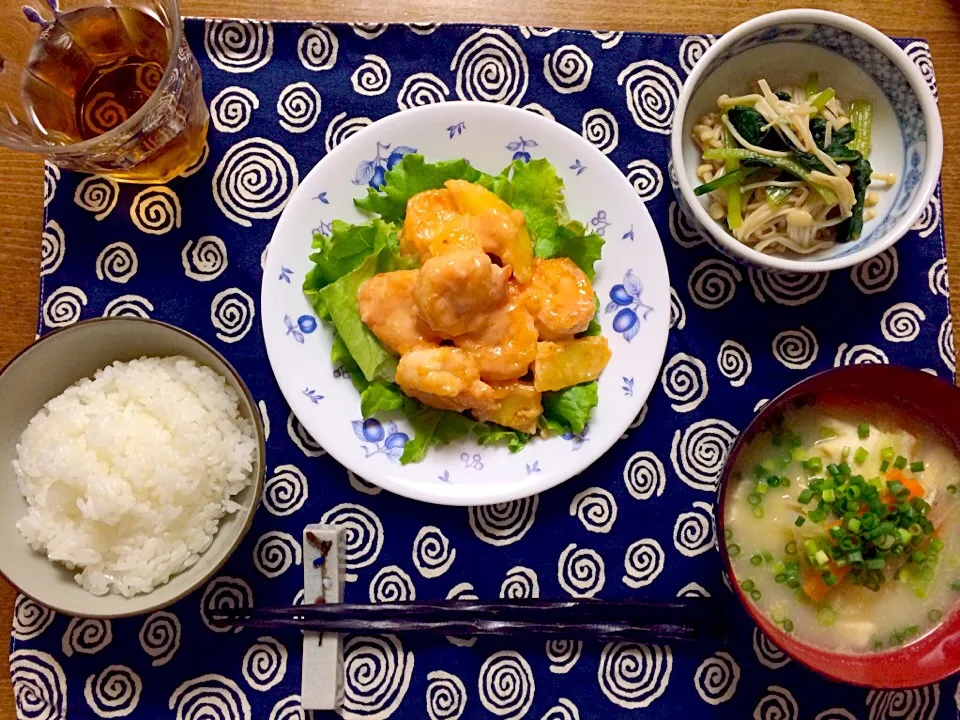 9/10晩御飯 エビマヨ(ポテト入り) えのきと小松菜のポン酢和え ごま豆乳スープ|sayakaさん